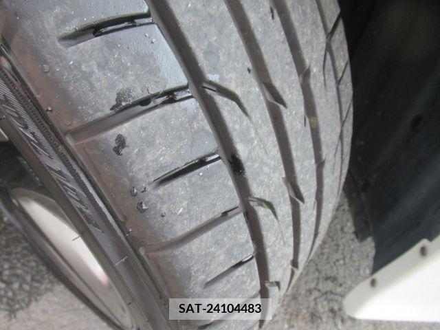 Toyota PRIUS 2019-06 338924-14