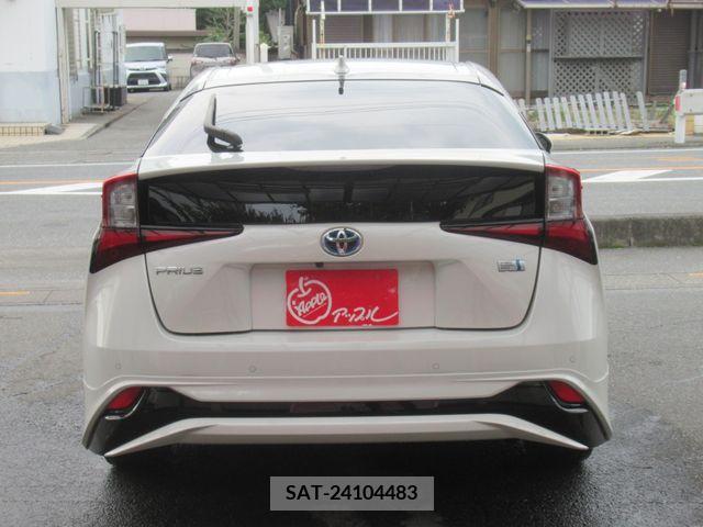 Toyota PRIUS 2019-06 338924-11