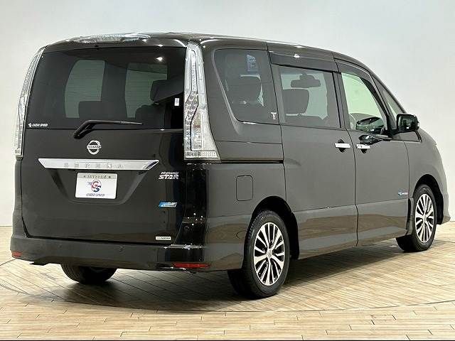 Nissan SERENA 2015-01 24026-13