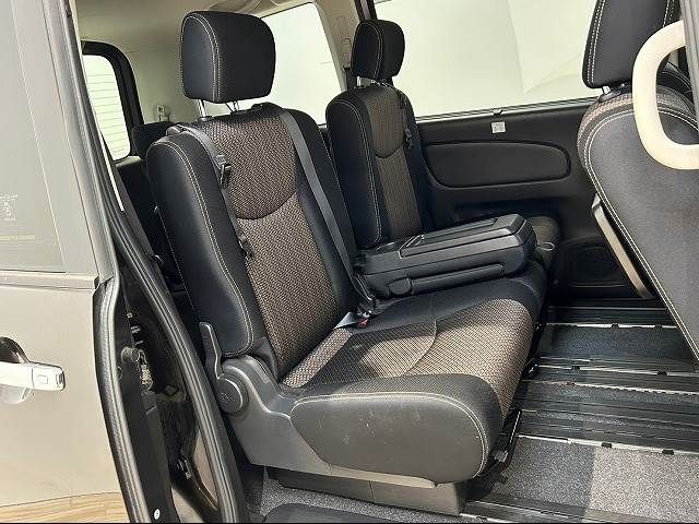 Nissan SERENA 2015-01 24026-9