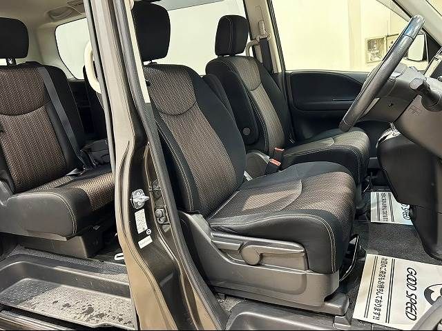 Nissan SERENA 2015-01 24026-8