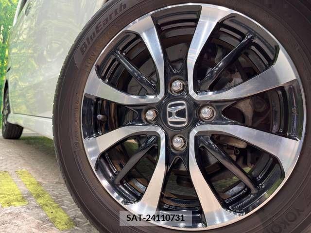 Honda N BOX CUSTOM 2019-05 278939-13