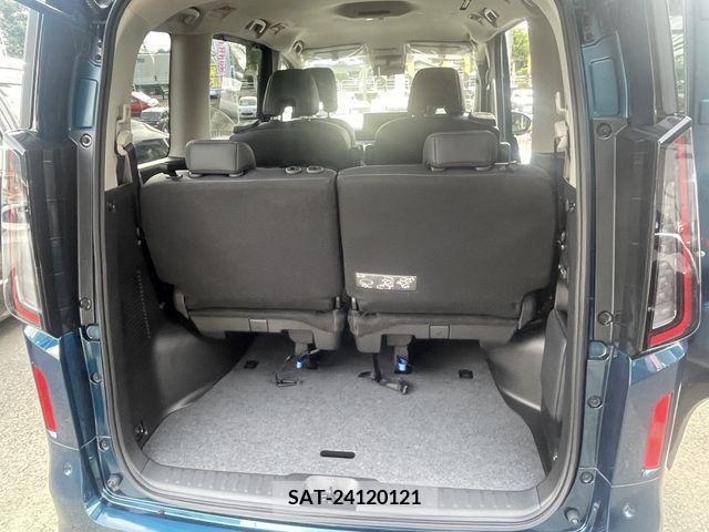 Nissan SERENA 2023-06 367635-7