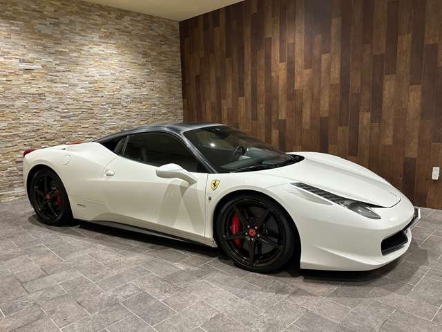 Ferrari 458 Italia 2010-11 186386-4