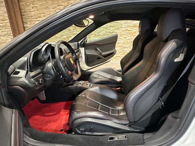 Ferrari 458 Italia 2010-11 186386-14