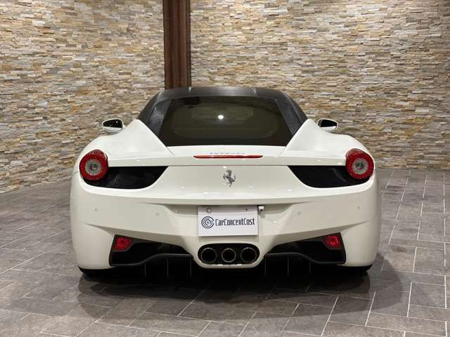 Ferrari 458 Italia 2010-11 186386-7
