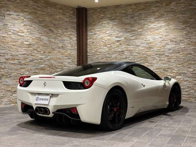 Ferrari 458 Italia 2010-11 186386-6