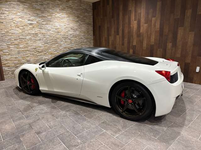 Ferrari 458 Italia 2010-11 186386-9