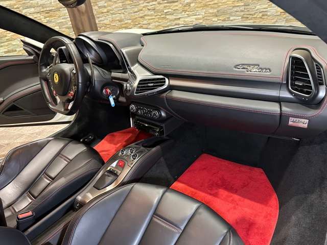 Ferrari 458 Italia 2010-11 186386-19