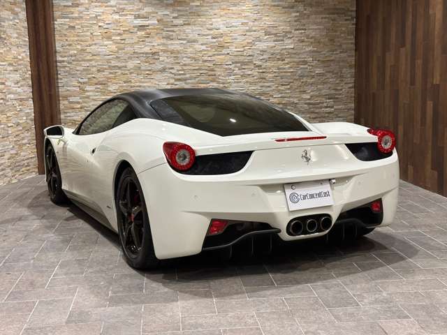 Ferrari 458 Italia 2010-11 186386-8