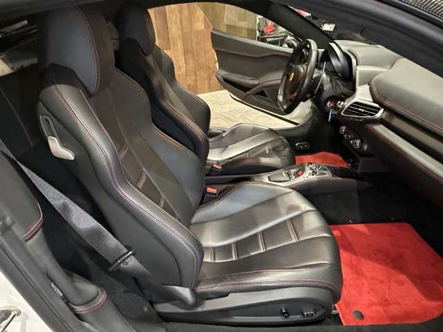 Ferrari 458 Italia 2010-11 186386-18