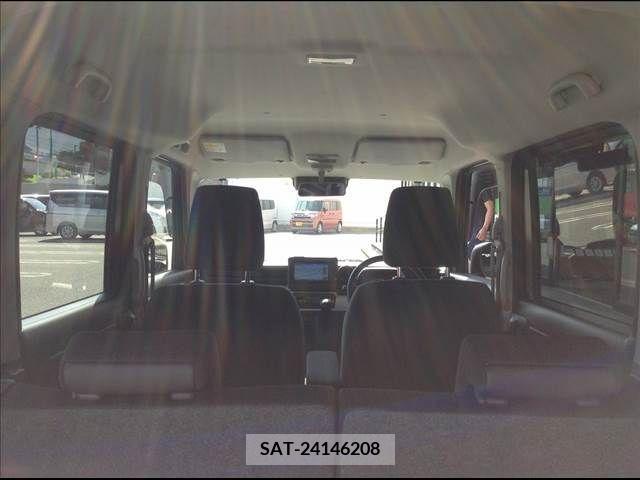 Suzuki SPACIA 2022-05 368559-11