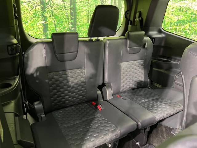 Toyota VOXY 2022-04 14363-10
