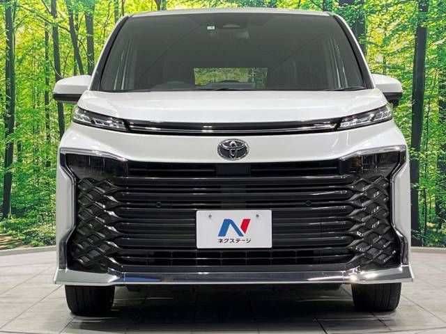 Toyota VOXY 2022-04 14363-14