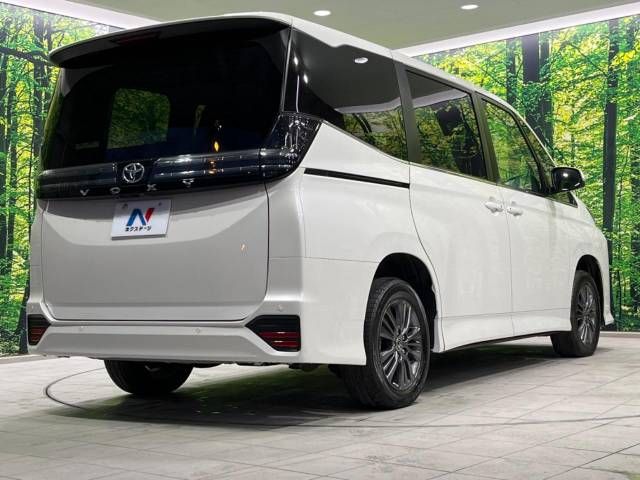 Toyota VOXY 2022-04 14363-17