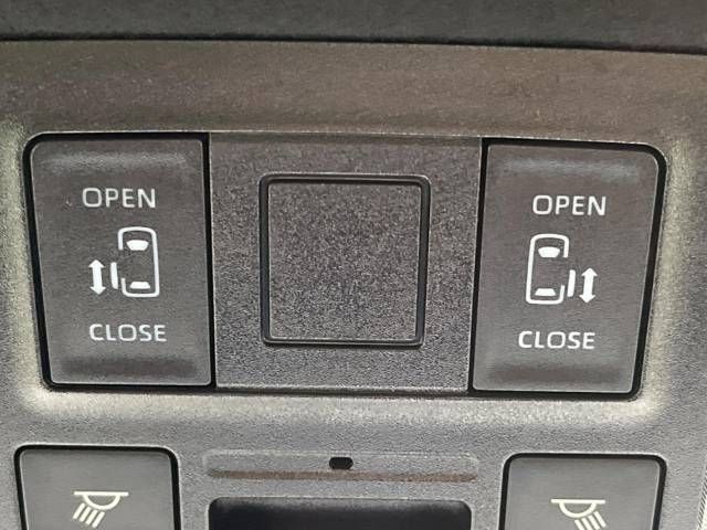 Toyota VOXY 2022-04 14363-5
