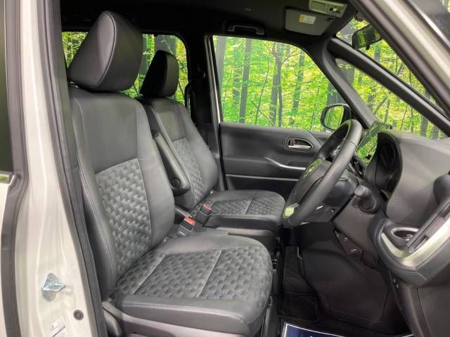 Toyota VOXY 2022-04 14363-8
