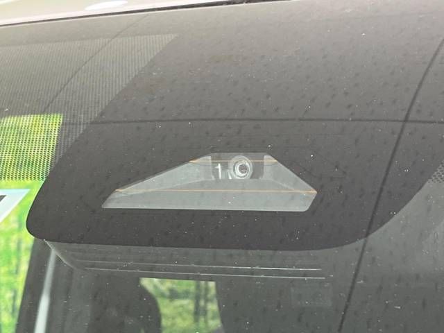 Toyota VOXY 2022-04 14363-4