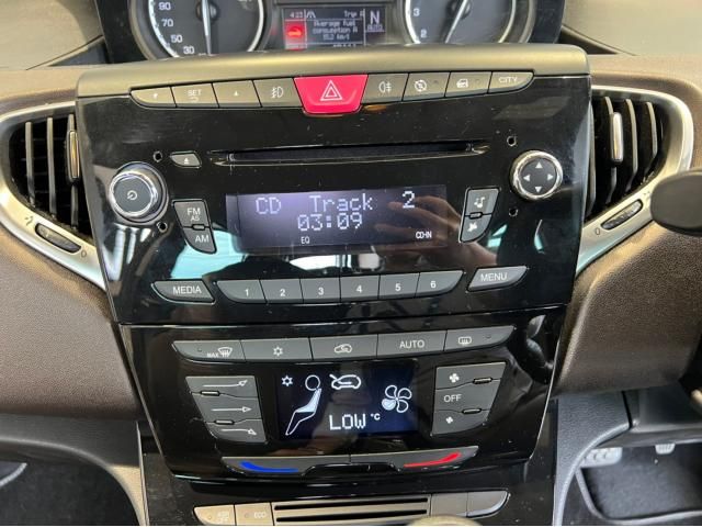 Chrysler YPSILON 2012-12 10335-7