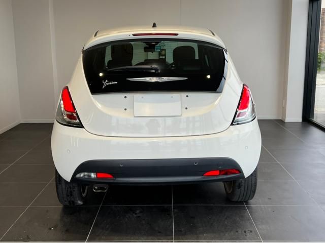 Chrysler YPSILON 2012-12 10335-17