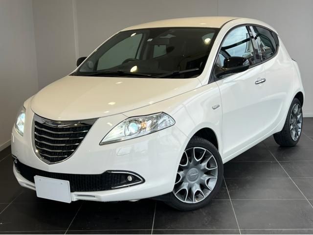 Chrysler YPSILON 2012-12 10335-13