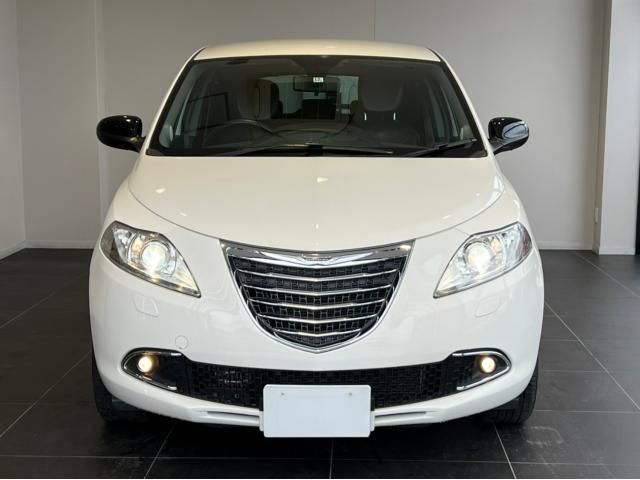 Chrysler YPSILON 2012-12 10335-22