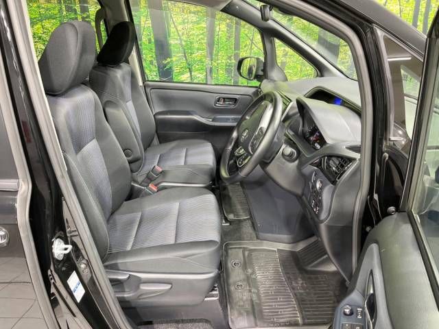 Toyota VOXY 2016-09 19004-8