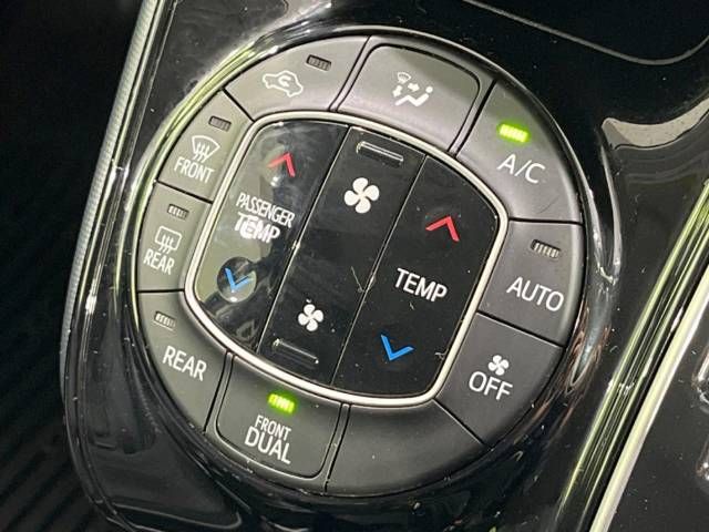 Toyota VOXY 2016-09 19004-6