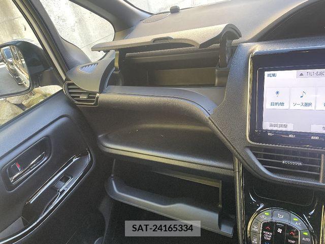 Toyota NOAH 2022-01 243033-21