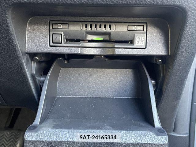 Toyota NOAH 2022-01 243033-18
