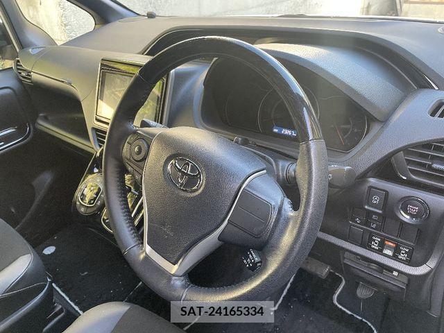 Toyota NOAH 2022-01 243033-9