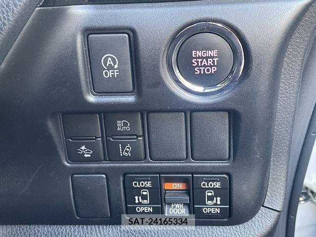 Toyota NOAH 2022-01 243033-17