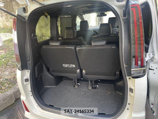 Toyota NOAH 2022-01 243033-8