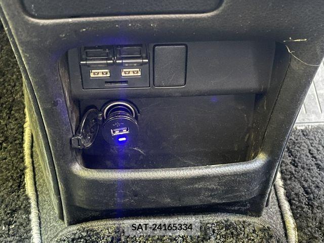Toyota NOAH 2022-01 243033-16