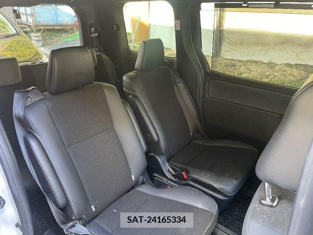 Toyota NOAH 2022-01 243033-6