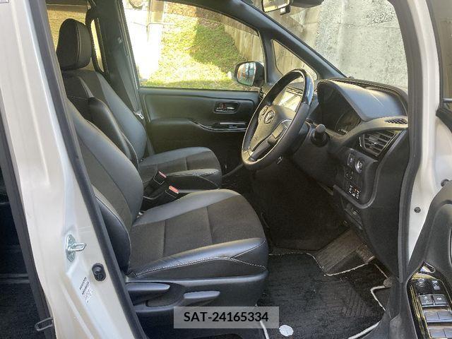 Toyota NOAH 2022-01 243033-4