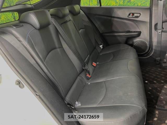 Toyota PRIUS 2016-08 366531-9