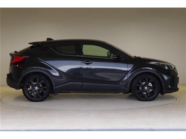Toyota C-HR 2022-03 13147-22