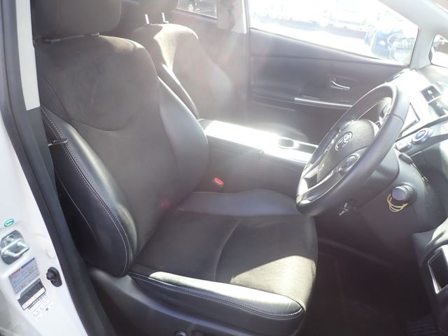 Toyota PRIUS ALPHA 2018-11 189305-18