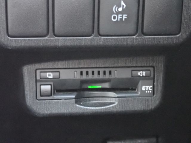 Toyota PRIUS ALPHA 2018-11 189305-16