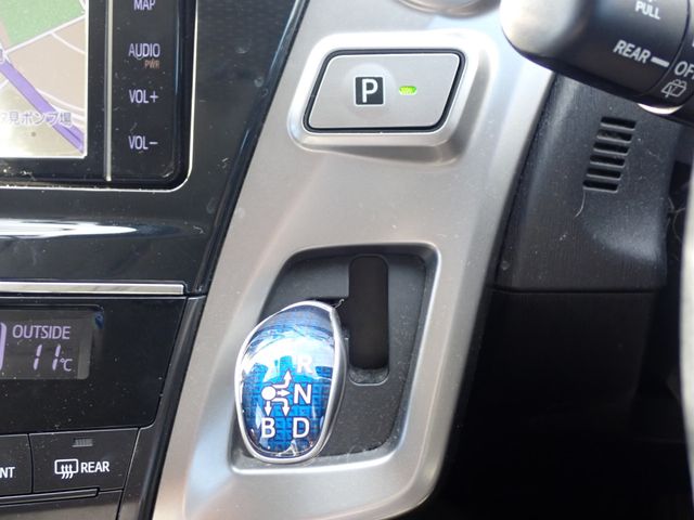 Toyota PRIUS ALPHA 2018-11 189305-14