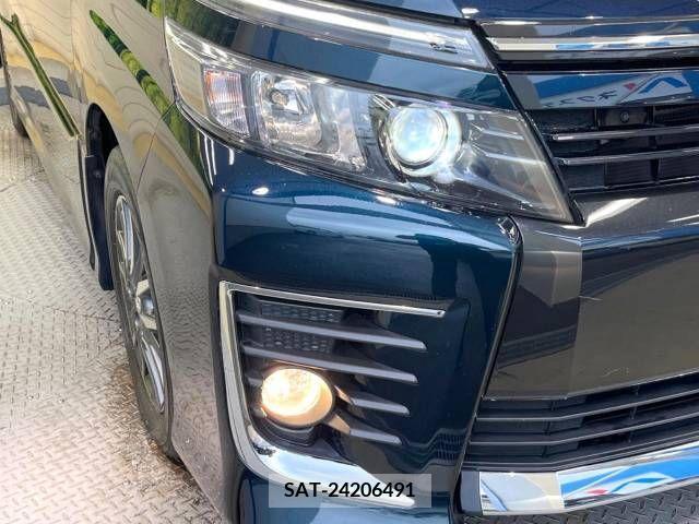 Toyota VOXY 2014-09 335788-12