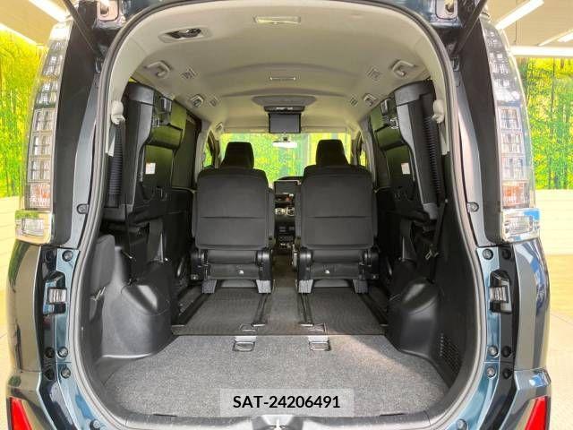 Toyota VOXY 2014-09 335788-11