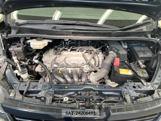Toyota VOXY 2014-09 335788-18