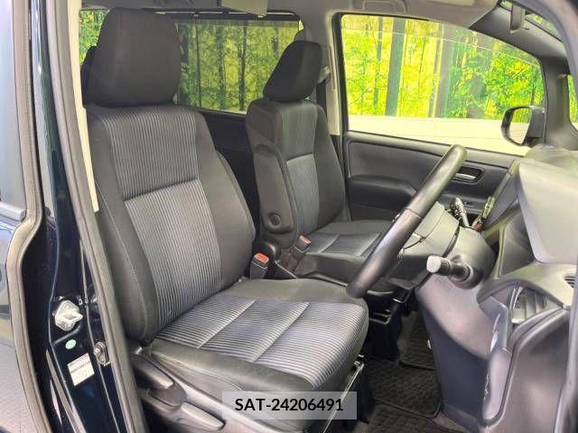 Toyota VOXY 2014-09 335788-8
