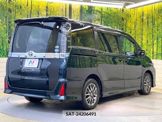Toyota VOXY 2014-09 335788-17