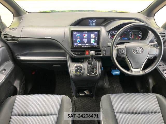 Toyota VOXY 2014-09 335788-1