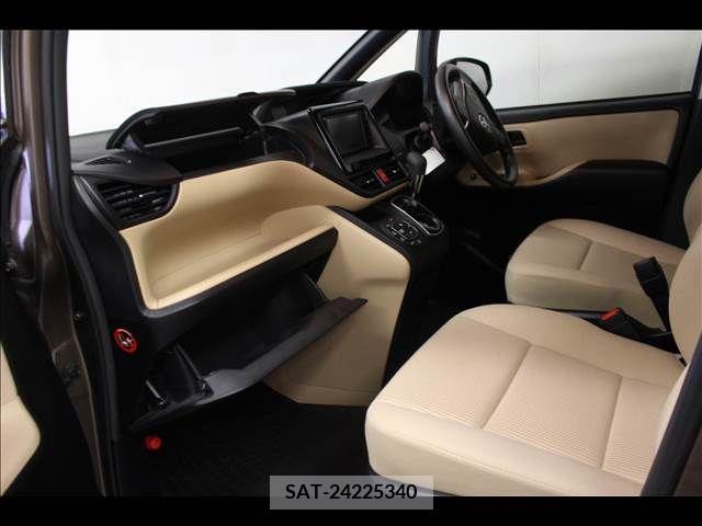 Toyota NOAH 2015-11 210719-9