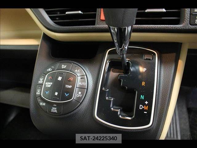 Toyota NOAH 2015-11 210719-15