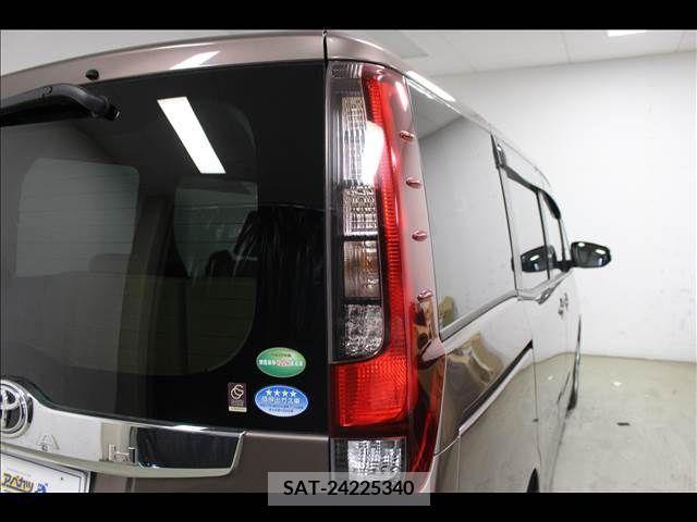 Toyota NOAH 2015-11 210719-7